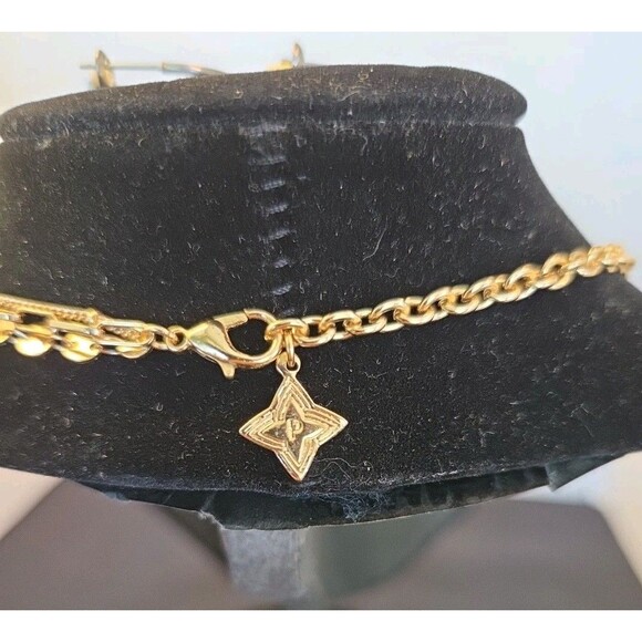 Gold tone Jewelry SET! 3 Tiered 14" Necklace, 7" Stretch Bracelet, Pair Earrings - Picture 7 of 8